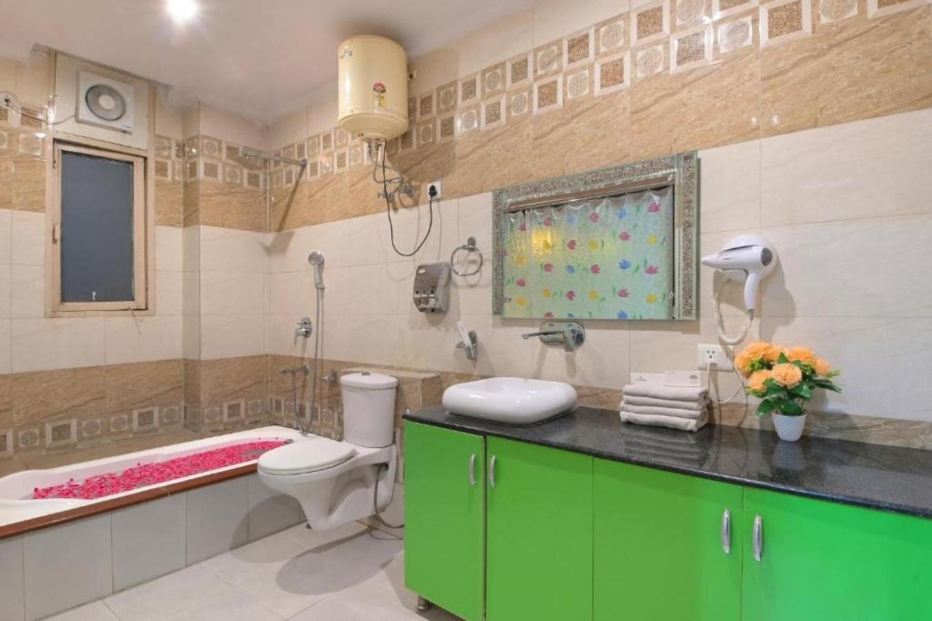 Castle Blue Near Igi Airport Hotel 3*